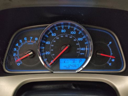 Used 2013 Toyota RAV4 Limited AWD/4WD image 23