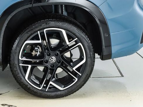 New 2026 Volkswagen Tiguan SEL R-Line AWD/4WD image 45