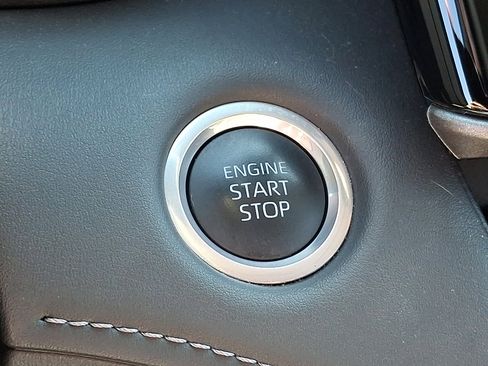 Certified 2024 Toyota Highlander AWD image 22