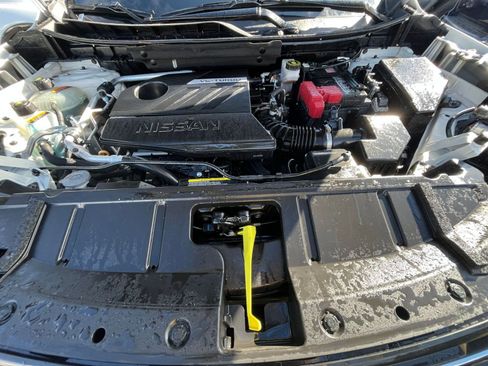 Used 2025 Nissan Rogue SV image 34