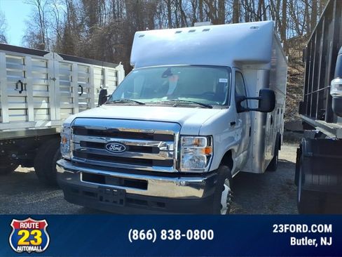 New 2026 Ford E-450 and Econoline 450 Super Duty w/ Power Equipment Group RWD image 3