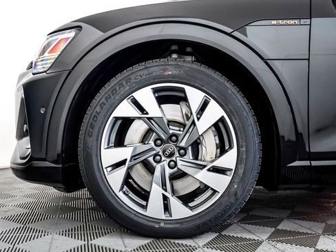 Used 2022 Audi e-tron Premium Plus w/ Premium Plus Package image 6