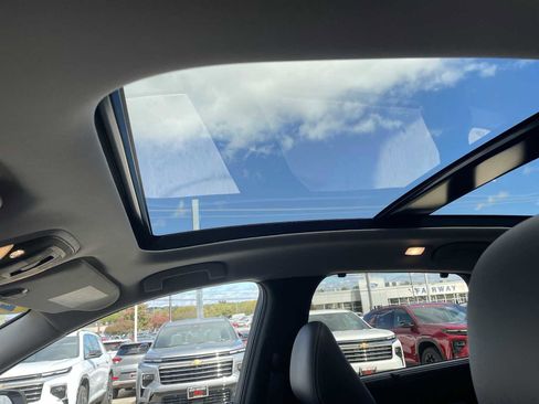 Used 2021 INFINITI QX50 Sensory image 19