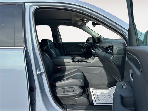 Used 2023 Honda Pilot Touring image 15