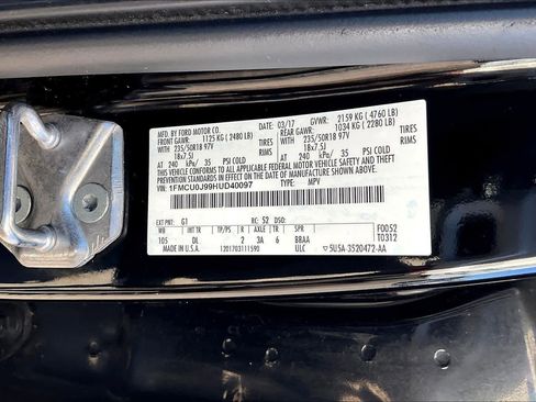 Used 2017 Ford Escape Titanium image 33