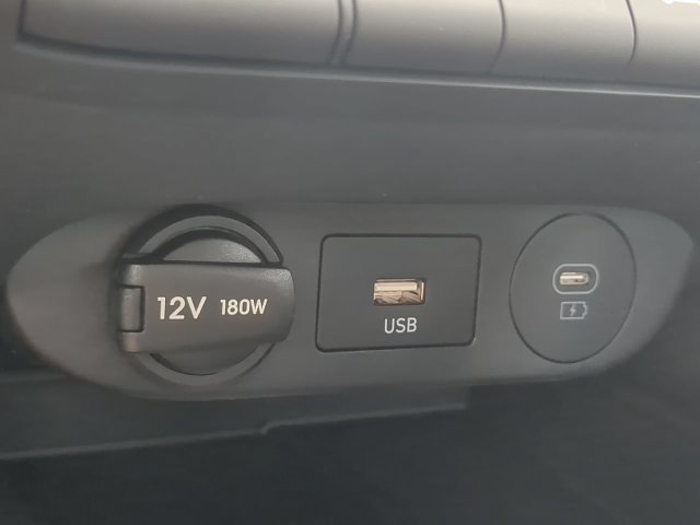 Used 2026 Hyundai Elantra Limited FWD image 21