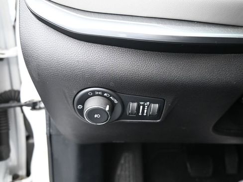 Used 2025 Jeep Compass Limited image 25