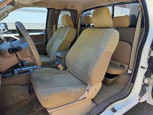 Used 2016 Nissan Frontier SV RWD image 12