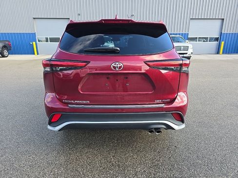 Used 2023 Toyota Highlander L image 4