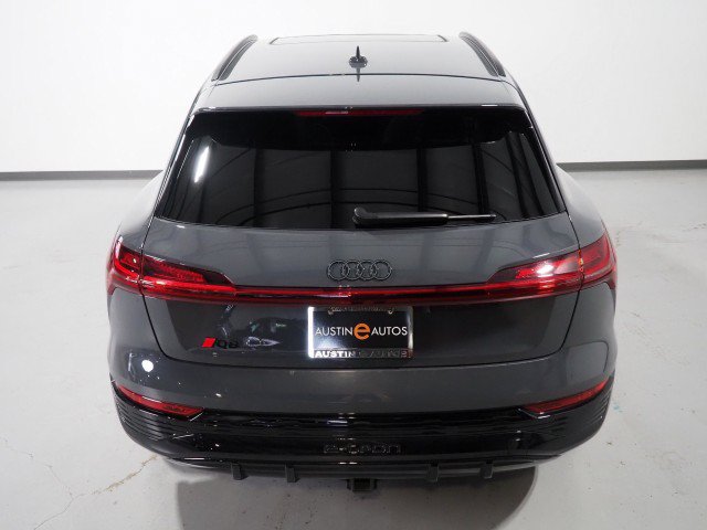 Used 2024 Audi Q8 e-tron Prestige AWD/4WD image 7