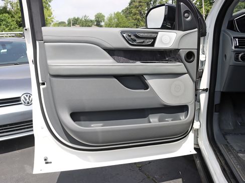 Used 2020 Lincoln Navigator Reserve w/ Luxury Package AWD/4WD image 37