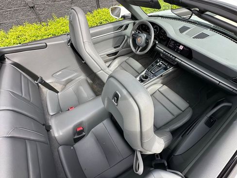 Used 2020 Porsche 911 Carrera image 36