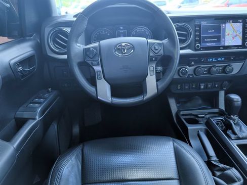 Used 2021 Toyota Tacoma TRD Off-Road w/ TRD Premium Off Road Package AWD/4WD image 2