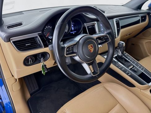 Certified 2018 Porsche Macan S AWD/4WD image 4