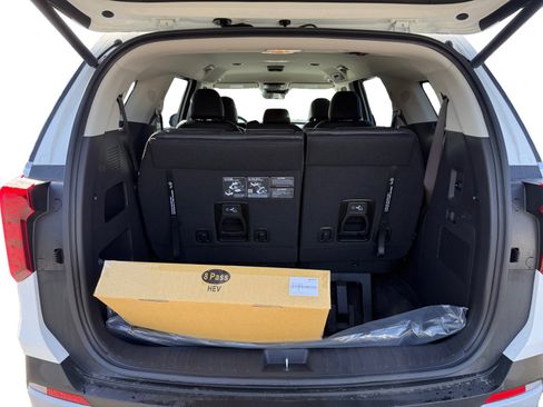 New 2026 Kia Carnival EX image 17