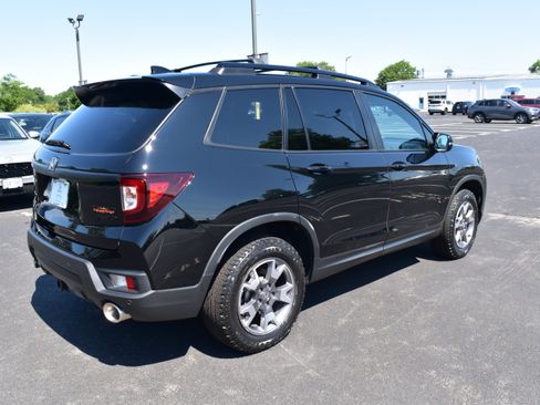 Used 2023 Honda Passport TrailSport image 3
