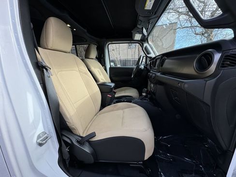 Used 2019 Jeep Wrangler Unlimited Sport S image 17