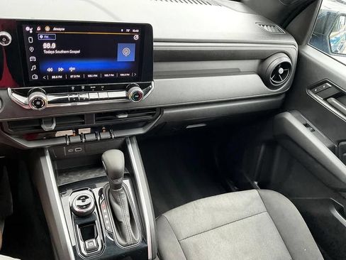 Used 2023 Chevrolet Colorado Trail Boss w/ Technology Package AWD/4WD image 19