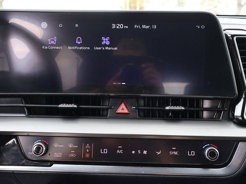 Used 2025 Kia Sportage EX image 43