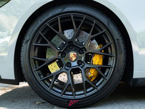 Used 2022 Porsche 911 Carrera GTS RWD image 5