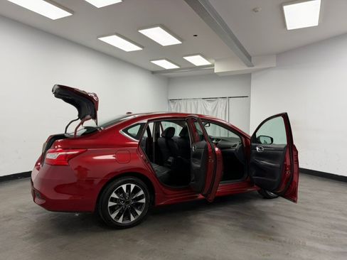 Used 2019 Nissan Sentra SR w/ Premium Package (SR) FWD image 25