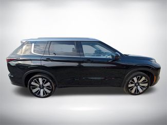 New 2025 Mitsubishi Outlander SEL video 2