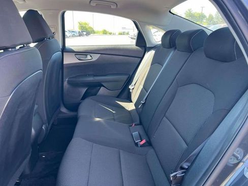 Used 2020 Kia Forte LXS FWD image 29