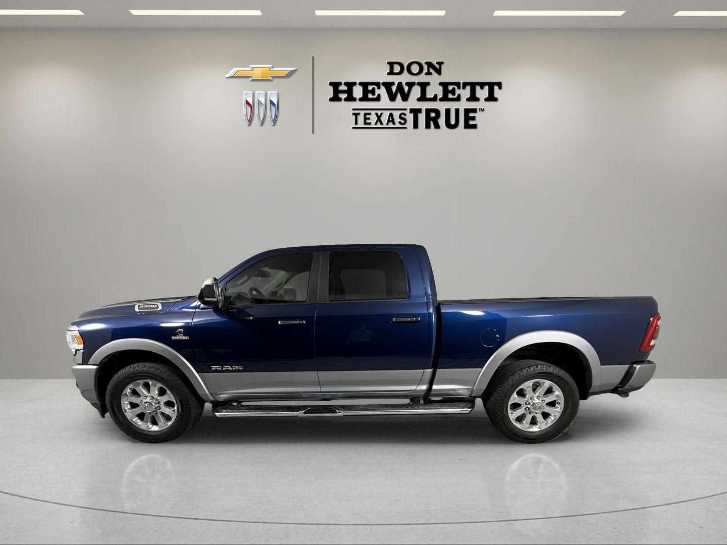 Used 2022 RAM 2500 Laramie RWD image 1