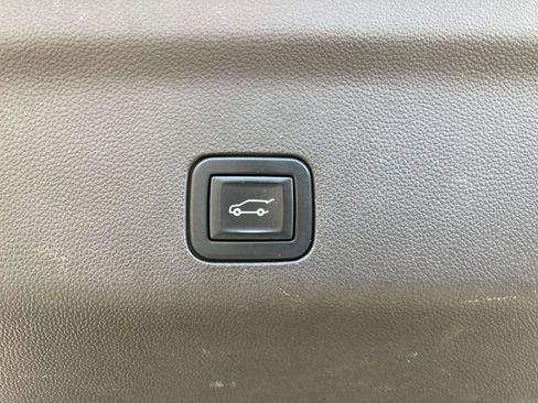 Used 2021 GMC Yukon SLT w/ SLT Luxury Plus Package image 16