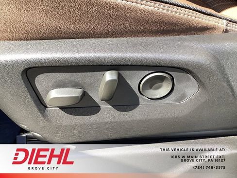 Used 2025 Chevrolet Suburban High Country AWD/4WD image 19
