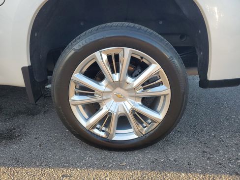 Used 2022 Chevrolet Silverado 1500 High Country w/ High Country Premium Package image 79