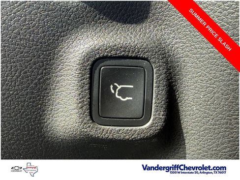 Used 2025 Jeep Compass Latitude w/ Sun & Sound Group AWD/4WD image 29