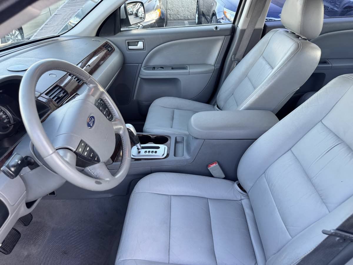 Used 2006 Ford Five Hundred SEL FWD image 32