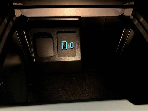 Certified 2023 Ford Explorer XLT w/ Equipment Group 202A image 32