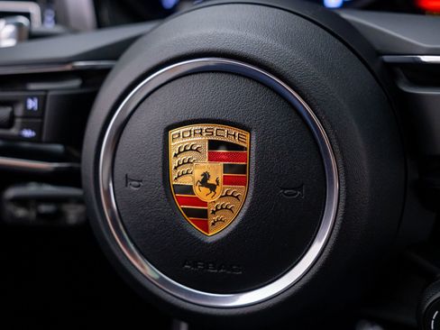 Certified 2026 Porsche Macan AWD/4WD image 24