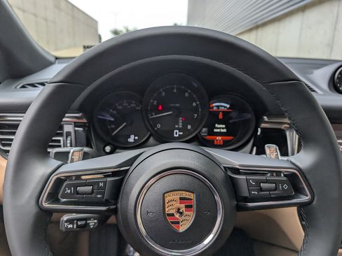 New 2025 Porsche Macan image 30