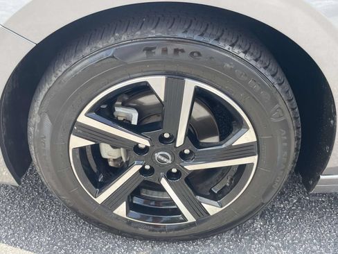 Used 2024 Nissan Sentra SV FWD image 9
