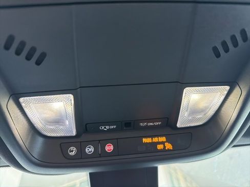 Used 2023 Chevrolet Equinox RS image 11