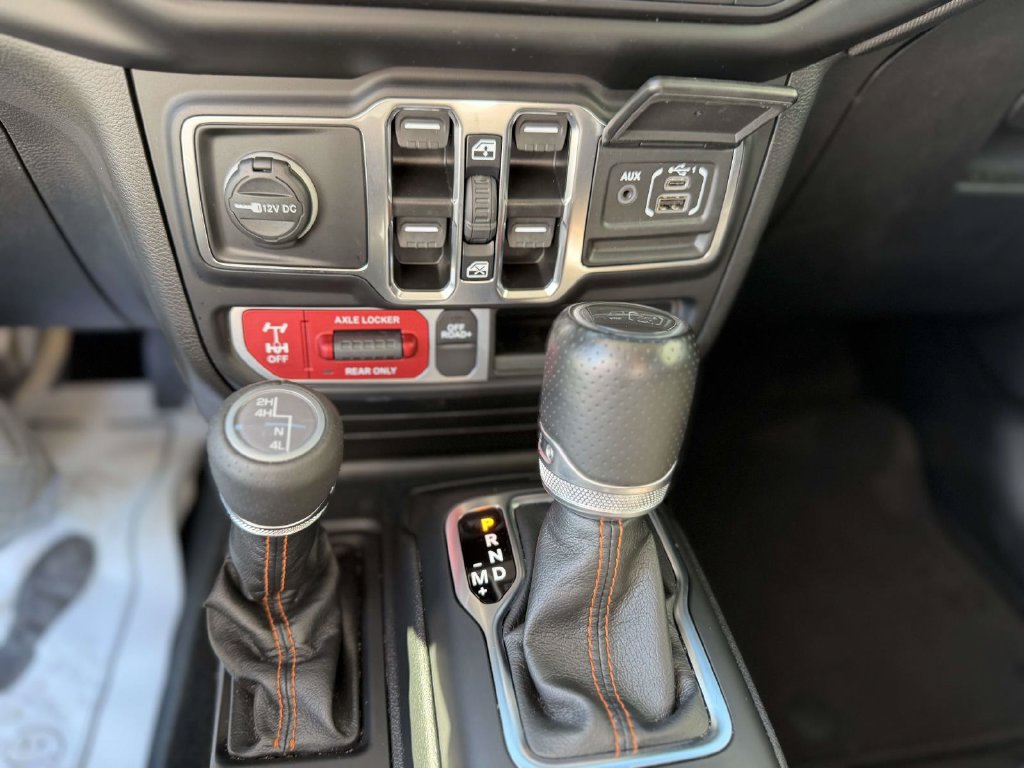 Used 2023 Jeep Gladiator Mojave w/ LED Lighting Group AWD/4WD image 25