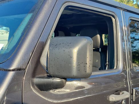 Used 2020 Jeep Gladiator Overland image 11