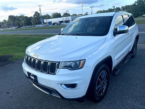 Used 2018 Jeep Grand Cherokee Limited image 4