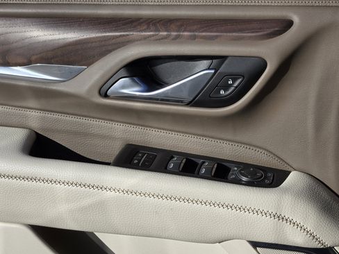 Used 2021 GMC Yukon XL Denali w/ Denali Premium Package image 25