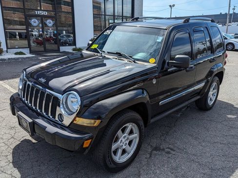 Used 2005 Jeep Liberty Limited AWD/4WD image 2