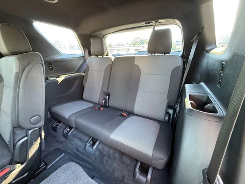 Used 2023 Chevrolet Traverse LT AWD/4WD image 26