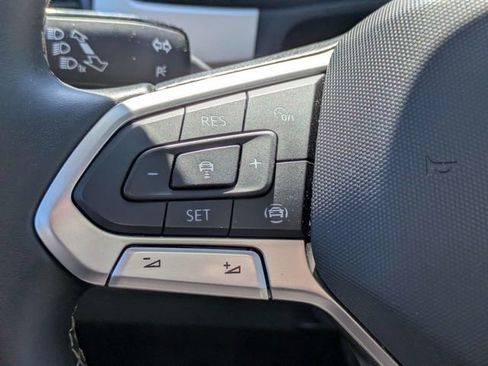 Certified 2022 Volkswagen Atlas SE image 28