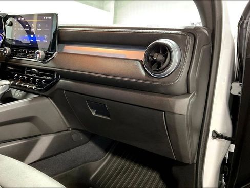 Used 2025 Chevrolet Colorado LT w/ LT Convenience Package image 19