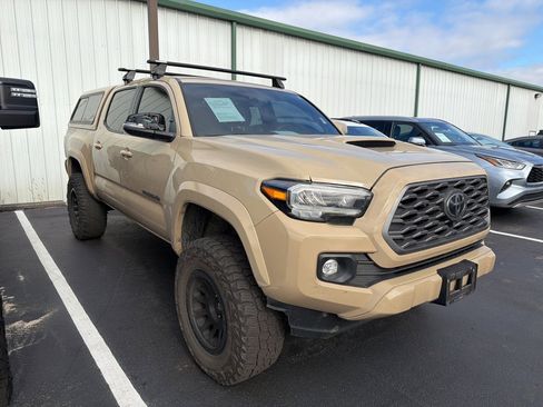 Used 2020 Toyota Tacoma TRD Sport image 1