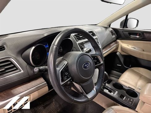 Used 2018 Subaru Outback 2.5i Limited AWD/4WD image 9