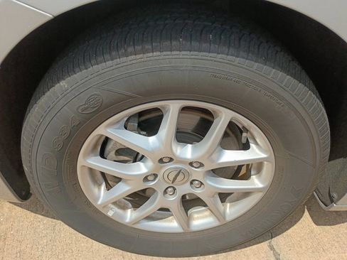 Certified 2024 Chrysler Pacifica Touring-L FWD image 10