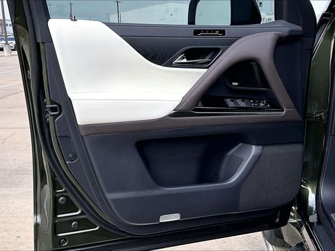 New 2026 Lexus LX 700h Luxury image 10